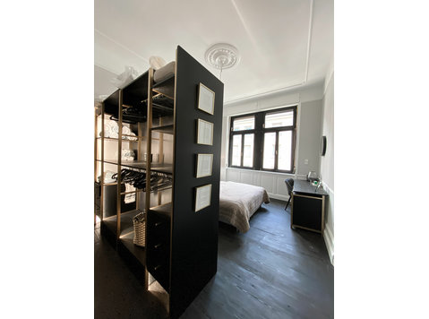 Luxurious old building apartment in Frankfurt am Main - 	
Uthyres