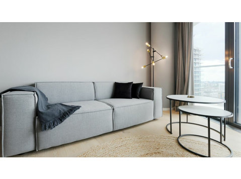 Luxury 2-bedroom apartment with stunning View Frankfurt… - Te Huur