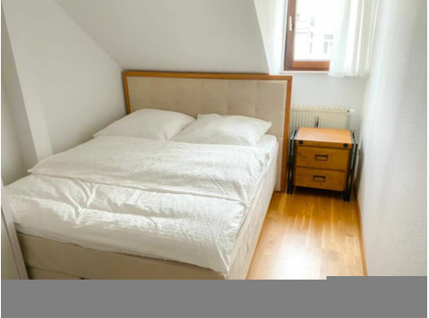 Modern room in Frankfurt Westend - For Rent