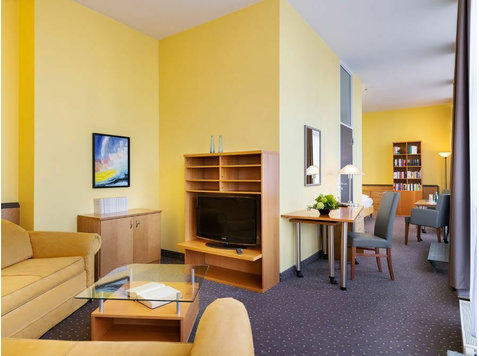 Neat and nice suite with weekly cleaning in Frankfurt am… - 	
Uthyres