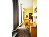 Neat and nice suite with weekly cleaning in Frankfurt am… - For Rent