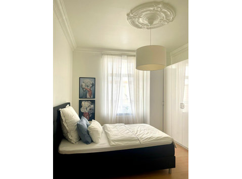 Quiet Beautiful 4 Room Apartment with Garden in Bockenheim… - K pronájmu