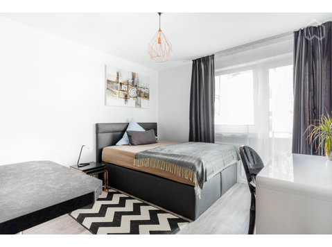 Saniertes schickes & modernes Apartment mit Balkon,… - Zu Vermieten