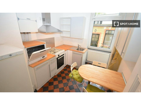 Zimmer zu vermieten in 1-Zimmer-Wohnung in Frankfurt - Zu Vermieten