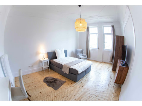 SHARED FLAT: Lovely, new home - great view! - For Rent