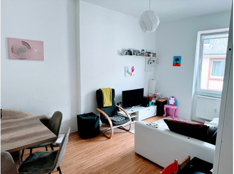 Häusliche, helle Wohnung in Frankfurt am Main - Zu Vermieten