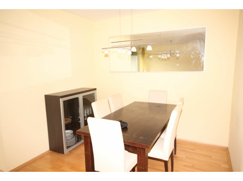 Stylish and centrally located 2 - room apartment in… - In Affitto