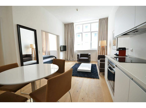 Stilvolles und komplett möbliertes 35 qm Serviced Apartment… - Zu Vermieten