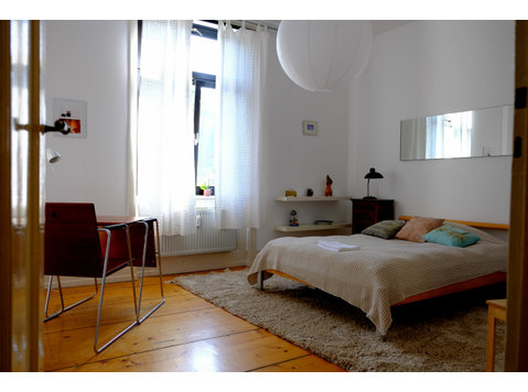 Wonderful and cozy apartment in Frankfurt am Main - 	
Uthyres