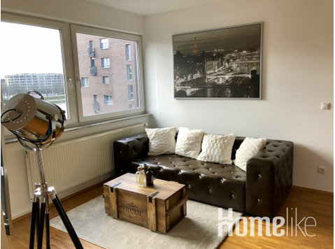 Exclusive - fully furnished manager apartment right on the… - Apartments