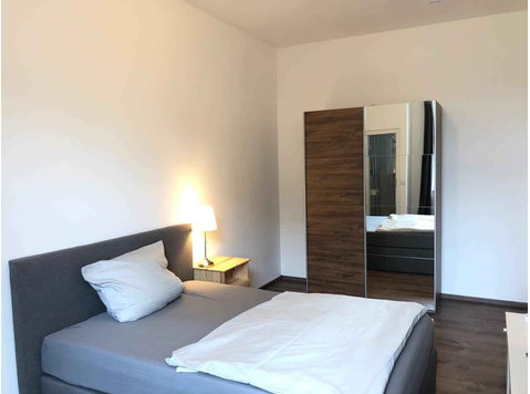 Zimmer in der Mainzer Landstraße - آپارتمان ها