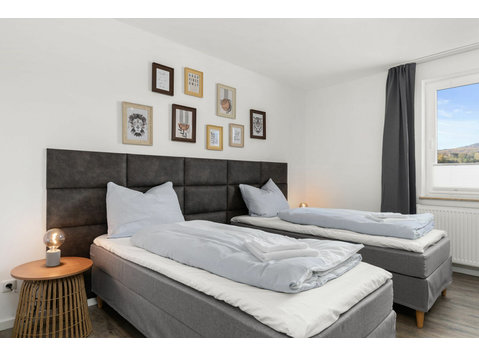 Comfortable apartment for 4 with balcony | near VW plant - Annan üürile