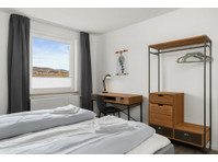 Comfortable apartment for 4 with balcony | near VW plant - K pronájmu