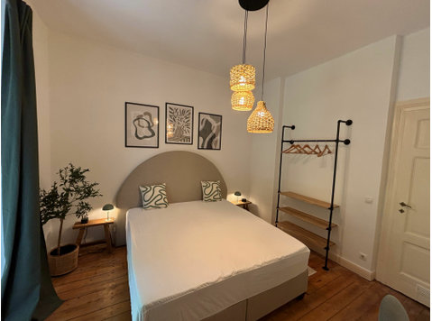 Stilvolle 1,5 Zimmer Altbauwohnung im Vorderen Westen… - Zu Vermieten