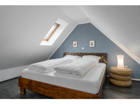 Stylish maisonette apartment | near Bergpark Wilhelmshöhe - For Rent