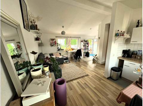 Charming studio with balcony and parking space on the edge… - Za iznajmljivanje