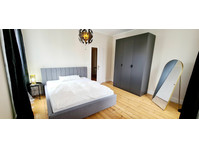 2 bedroom apt in castle-like Villa - À louer