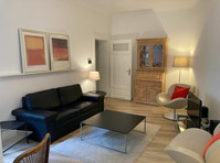 Charming 2 rooms, kitchen, bathroom flat with big balcony… - Aluguel