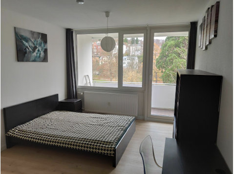 Completely renovated apartment directly at the park in the… - Til Leie