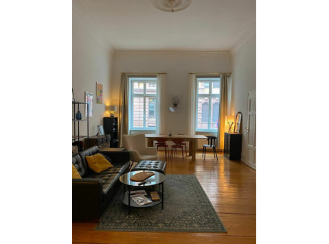 Large Central Apartment with children's room - 임대