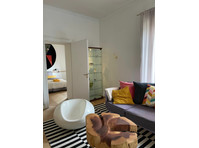 Nice & quiet flat in nice area in historical villa - De inchiriat