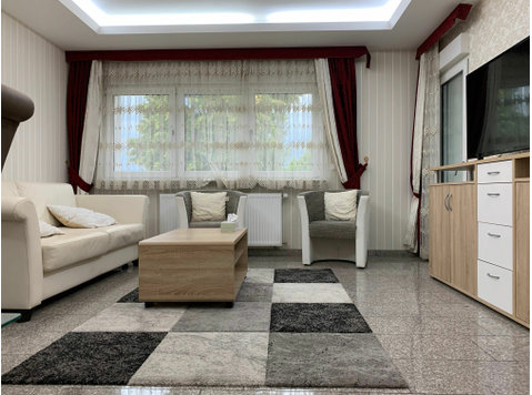 Charmantes Apartment mit Balkon und Parkplatz - Zu Vermieten