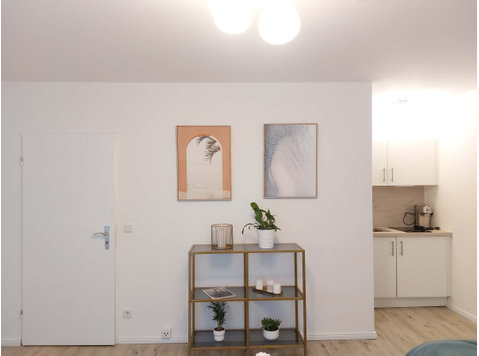 Apartment in Dreiweidenstraße - דירות