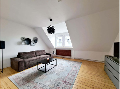 Apartment in Wiesbadener Straße - דירות