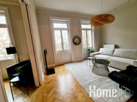 Beautiful 2 Bedroom in high class location - Apartemen