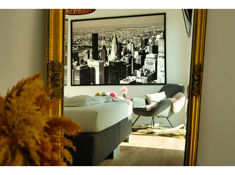Light-flooded and stylish penthouse apartment with… - الإيجار