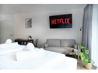 Modern apartment on the edge of the forest | Netflix |… - Под наем