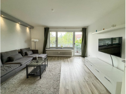 Modern furnished flat with excellent transport access in… - Til Leie