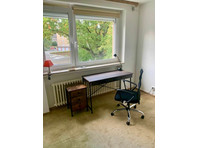 Cosy private room in comfortable apartment in Hannover - For Rent