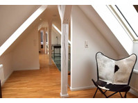 Möblierte und neuwertige 2-Zimmer-Maisonette-Wohnung mit… - Zu Vermieten