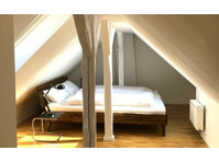 Möblierte und neuwertige 2-Zimmer-Maisonette-Wohnung mit… - Zu Vermieten