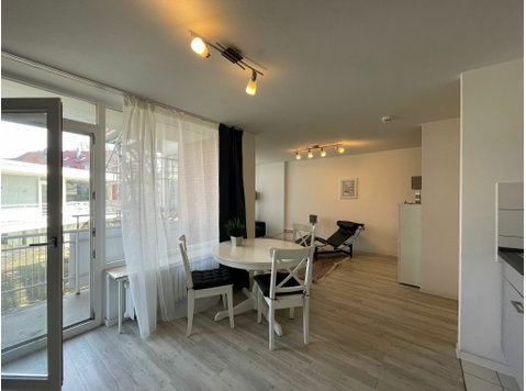 Modern 1 Room Apartment near the City with balcony - Aluguel