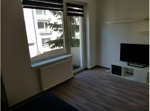 Modern and bright apartment located in the city of Hannover - Annan üürile