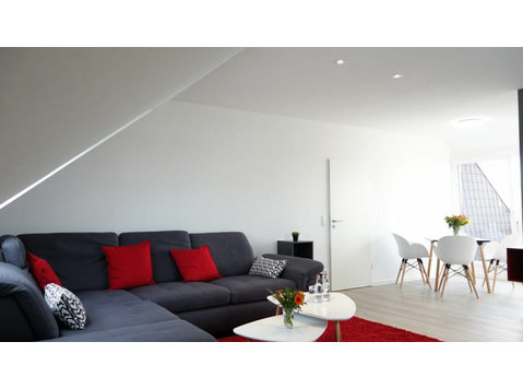 Wonderful and spacious 3-room flat located in Hannover - Annan üürile