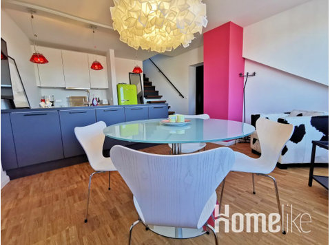 *New* Colourful apartment with a view over the historical… - 	
Lägenheter