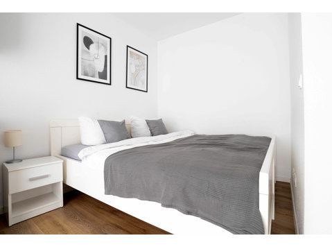 Beautiful & modern double bed studio in the center of… - In Affitto