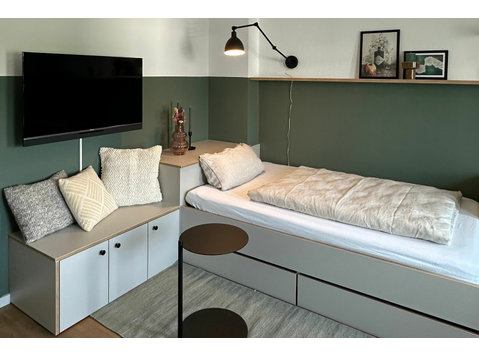 Green Caspar I Studio I Balcony I Kitchen I Smart-TV I WIFI - برای اجاره