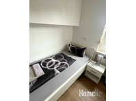 Compact single bed studio with kitchen - اپارٹمنٹ