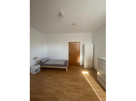 Furnished flat in central location of Laage - Izīrē