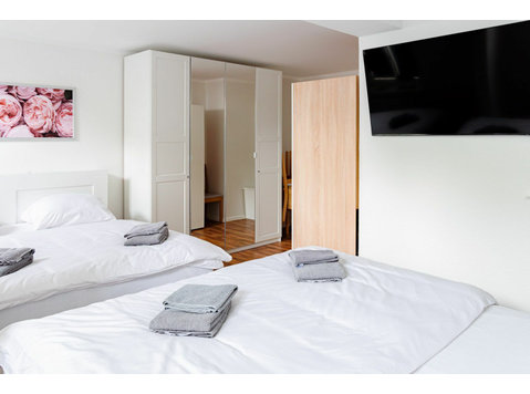 Modern eingerichtetes Apartment für 4 Personen direkt am… - Zu Vermieten