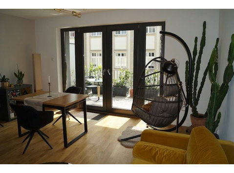 Modern furnished flat with terrace and balcony in the heart… - For Rent