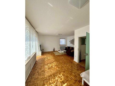 Wohnung mit Garten und Terrasse in Rheinnähe in Neuss - Zu Vermieten
