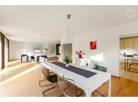 Large & high-quality apartment in Leverkusen Schlebusch… - Disewakan