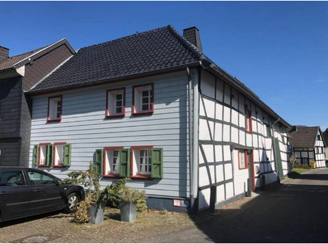 Wunderschöne, wundervolle Wohnung auf Zeit in Schleiden - Zu Vermieten