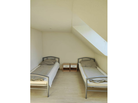 The fitters' flat for your fitters - برای اجاره