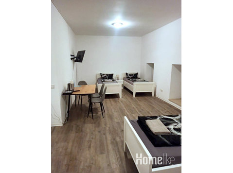 Nice 4-bed studios for fitters - آپارتمان ها